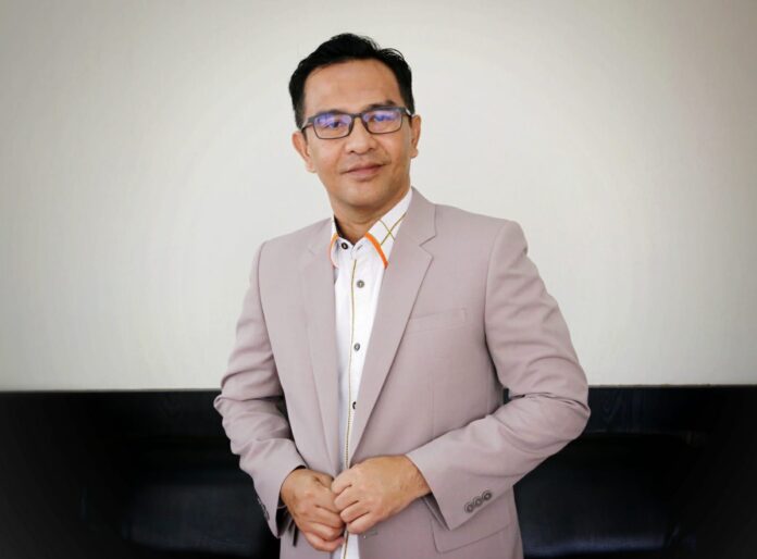 Anggota DPRD Kepri Wahyu WAhyudin menuturkan, di momen Hardiknas 2023, guru dapat memberikan edukasi kepada para murid soal kegunaan media Tiktok dan Youtube sebagai media belajar. (Foto : muhammad amin - batamtv.com)_
