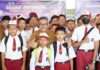 read news – Sepak Takraw Diusulkan Masuk dalam Cabang FLS2N dan O2SN Setdako Batam Jefridin saat berada di peserta Festival dan Lomba Seni Siswa Nasional (FLS2N) Olimpiade Olahraga Siswa Nasional (O2SN) jenjang SD dan SMP Tingkat Kota Batam, Senin (22/05/2023). (Foto : abyaqsa ramadan - batamtv.com)