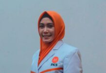 reda news – Dhenok Puspita Sari Digadang PKS Maju di Pilkada Bintan Dhenok Puspita Sari , kader PKS dari Bintan Timur. Ketua DPD PKS Bintan Atrianedi menilai Dhenok Puspita Sari (DPS) maju di Pilkada mendatang. (Foto : dwi susilo - batamtv.com)