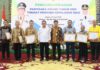 read news – Penganugerahan Paritrana Award 2022 Provinsi Kepri Digelar di Gedung Daerah Gubernur Ansar Ahmad (tengah baju putih) saat menghadiri Penganugerahan Paritrana Award 2022 Provinsi Kepri (Foto : dwi susilo - batamtv.com)