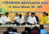read news – Warga di Masjid An Nur Blok 4 Baloi Lubuk Baja Berhalal Bihalal dengan Gubernur Kepri Gubernur Kepri Ansar Ahmad (kedua dari kanan, baju koko putih) bersilaturahmi dengan jamaah Masjid An Nur Blok 4 Baloi Lubuk Baja Kota Batam Rabu (17/5) malam dalam dalam acara Halalbihalal. (Foto : muhammad amin - batamtv.com)