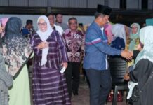 read news – Wagub Kepri Ajak Warga Seibeduk Dukung Pembangunan Batam Wagub Kepri Marlin Agustina Rudi saat berhalal bihalal bersama warga Seibeduk di Buana Garden. (Foto muhammad amin - batamrv.com - batamtv.com)