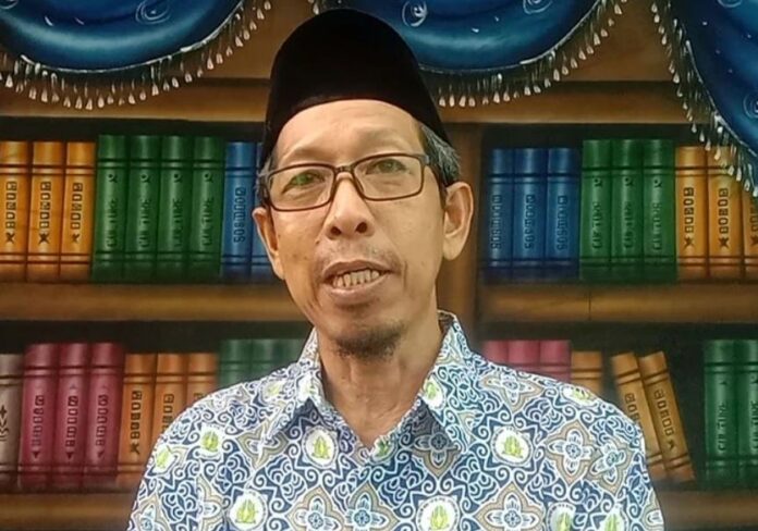 Ketua Forum Komunikasi Pendidikan Alquran Kecamatan Bintan Timur, Makmur.. Foto : abdi perdana - batamtv.com)
