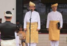 read news – Upacara Hari Jadi Pancasila Digelar di Dompak Tanjungpinang Gubernur Ansar saat menjadi inspektur pada upacara peringatan Hari Lahir Pancasila di Dompak, Kamis (1/6/2023). (Foto : dwi susilo - batamtv.com )