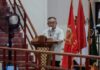 read news – Pembukaan Turnamen Futsal Pemuda Panca Marga Cup 2023 di Karimun Berlangsung Meriah Sekda Karimun H Firmansyah saat membuka turnamen berharap ini menjadi ajang mempererat silaturahmi dan komunikasi antar pemuda serta menjaga kebersaman, kerukunan dalam bingkai persatuan. (Foto : abdi perdana - batamtv.com )
