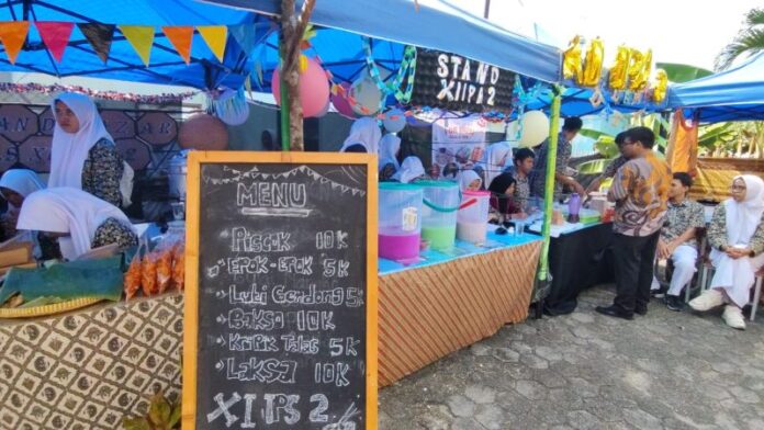 Inilah hasil karya siswa SMA N 5 Tanjungpinang dalam acara bazar karya Proyek Penguatan Profil Pelajar Pancasila (P5). (Foto : abdi perdana - batamtv.com)