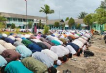read news – Warga Muhammadiyah Tanjungpinang Salat Idul Adha Suasana pelaksanaan salat Idul Adha di Tanjungpinang yang dilaksanakan oleh Jamaah Muhammadiyah. (Foto : dwi susilo- batamtv.com)