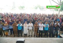 read news – PLN Batam Serahkan Bantuan Paket Sembako untuk Nelayan Tradisional Kota Batam