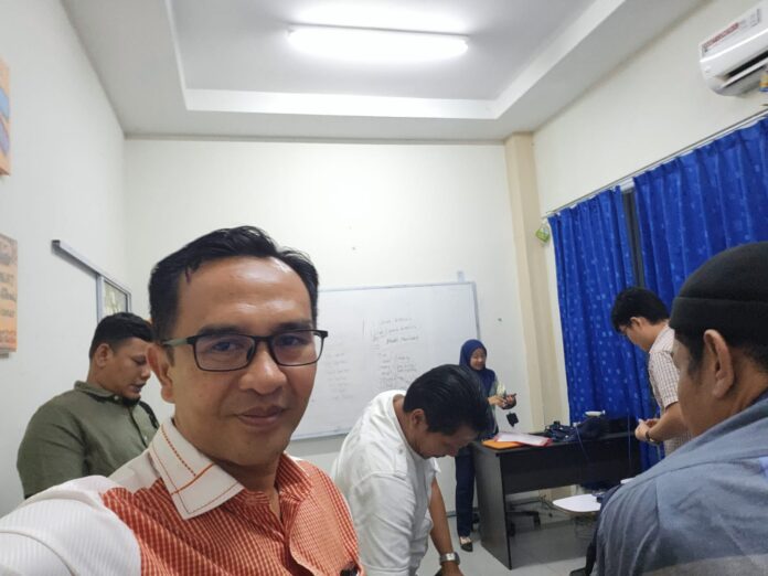 Ketua Komisi II DPRD Kepulauan Riau, Wahyu Wahyudin mendukung penuh pesawat amfibi menjadi moda transportasi utama di Kepri. (Foto : dwi susilo - batamtv.com)