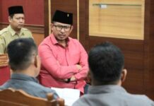 read news – Ketua DPRD Kota Batam Terima Kedatangan Ketua DPC PJS Ketua DPRD Kota Batam Nuryanto S.H., M.H (kemeja merah muda) saat menyambut hangan kedatangan Ketua DPC PJS Kota Batam Gusman di ruangan pimpinan DPRD Kota Batam pada Selasa (6/6/2023) pagi. (Foto : muhamnmad amin - batamtv.com)