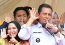 read news – Gubernur Kepri Resmikan Program WASH di Bintan Gubernur Kepulauan Riau H. Ansar Ahmad secara langsung meresmikan program WASH tersebut di Kantor Desa Busung, Bintan, Senin (20/06). (Foto: abyaqsa ramadan - batamtv.com)