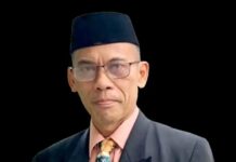 read news – Warga Karimun, Simak Jadwal PPDB di Bulan Juni 2023 Kadisdik Kabupaten Karimun Sugianto mengatakan bakal menggelar Penerimaan Peserta Didik Baru (PPDB) tahun ajaran 2023/2024 pada 13 juni s/d 17 Juni 2023 mendatang untuk tingkat Paud, SD dan SMP dengan sistem online dan offline, , Jumat (03/06) sekitar pukul 11.50 Wib. (Foto : abdi perdana - batamtv.com)