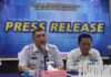 read news – Kantor Imigrasi Kelas II TPI Tanjungbalai Karimun Terbitkan 10.387 Paspor Kepala Kantor Imigrasi Karimun Zulmanur Arif (kiri) menyampaikan pada tahun 2023, Kantor Imigrasi Karimun pada semester 1 , berhasil merealisasikan Penerimaan Negara Bukan Pajak sebesar Rp4,7 Miliarr atau 141,46 persen dari target Rp3,3 miliar. (Foto: abdi perdana - batamtv.com)