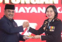 read news – Bupati Aunur Rafiq Apresiasi Polres Karimun Bupati Karimun, Aunu Rafiq mengatakan atas nama masyarakat dan jajaran pemerintah Kabupaten Karimun kami mengucapkan selamat Hari Ulang Tahun Bhayangkara yang Ke-77 tahun 2023. (Foto : abdi perdana - batamtv.com)