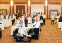 read news – Digitalisasi Pembayaran Pemerintahan Tanjungpinang Diberlakukan Sekretaris Daerah Provinsi Kepri Adi Prihantara (depan) membuka Sosialisasi SIPANGKAS di Aula Wan Seri Beni, Kantor Gubernur, Dompak, Rabu(26/07). (Foto : Dwi susilo - batamtv.com)