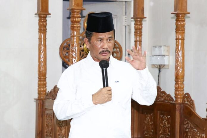 Ketua DMI Propinsi Kepri HM Rudi saat mengunjungi pengurus masjid di Tanjungpinang dalam ranka bersilaturahmi. (Foto : dwi susilo - batamtv.com)