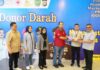 read news – Kerukunan Keluarga Sulawesi Utara Gelar Donor Darah Setdako Batam Jefridin (kanan) saat acara donor darah yang digelar , Senin (10/7/2023) (Foto: abyaqsa ramadan - batamtv.com)