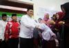 read news – Tiba di Anambas, Gubernur Ansar Disambut Hangat Masyarakat Gubernur Ansar Ahmad saat disambut ketika berkunjung ke Anambas, Kamis 20/7/2023) (Foto : abdi perdana - batamtv.com)