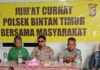 read news – Warga Bintim Minta Polisi Berikan Penyuluhan Bahaya Narkoba Kapolsek Bintan Timur, AKP Rugianto (tengah) saat melakukan silaturahmi Jumat Curhat ke warga Kedai Kopi Toamak, Kampung Sei Enam Laut, Kelurahan Sungai Enam, Jumat (14/7/2023). (Foto; dwi susilo - batamtv.com)