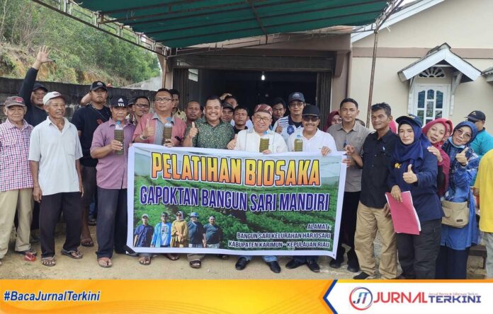 Pelatihan Biosaka diikuti Gabungan Kelompok Tani (Gapoktan) Bangun Sari Mandiri yang digelar Dinas Pertanian Kabupaten Karimun di Kelurahan Harjosari, Kecamatan Tebing, Sabtu (22/7/2023). (Foto : abdi perdana - batamtv.com)