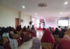 read news – Awas Bahaya Candu Gadget, Rumah Zakat Kepri Gandeng Psikolog Irfan Aulia Rumah Zakat Kepulauan Riau mengadakan Seminar Parenting yang bertema "Cegah anak kecanduan gadget bangun komunikasi efektif orang tua & anak" yang di isi langsung oleh Dr. H. Irfan Aulia, M.Psi, Sabtu, 15 Juli 2023 (Foto : muhammad amin - batamtv.com).