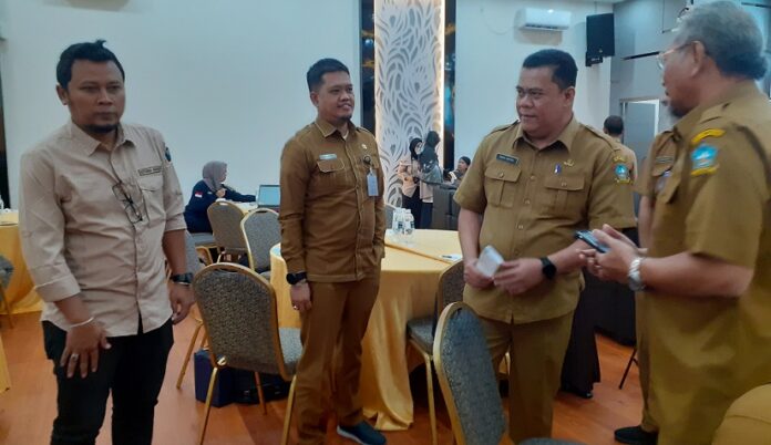 Kepala Kantor Pertanahan (ATR/BPN) Kabupaten Bintan Benny Ryanto menyebutkan penerima sertifikat sebanyak 405 warga pesisir yang berada di enam kecamatan dari sepuluh kecamatan wilayah Bintan. (Foto : abdi perdana - batam tv.com)