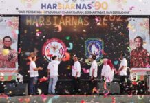 read news – Inilah Suasana Kick-off Harsiarnas ke-90 dan Rakornas KPI se-Indonesia di Tanjungpinang Gubernur Kepri H. Ansar Ahmad melakukan Kick Off sebagai penanda dimulainya rangkaian Hari Penyiaran Nasional (Harsiarnas) ke-90Rapat Koordinasi Nasional Komisi Penyiaran Indonesia (KPI) di Provinsi Kepulauan Riau, Sabtu (15/07). (foto : dwi susilo - batamtv.com)