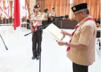 read news – Setdako Apresiasi Kontingen Pramuka Batam di Pentas Rainas XII Setdako Batam Jefridin selaku Ketua Kwarcab Batam, terus memberi semangat kepada 23 anggota Kontingen Kwartir Cabang (Kwarcab) Gerakan Pramuka Kota Batam yang ikut Raimuna XI di Jakarta, Rabu (23/8/2023). (Foto : abyaqsa ramadna - batamtv.com)