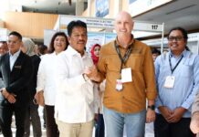 read news – Kadin Gelar Maritime Exhibition at the Shipubuilding Hub Waliklota Batam - Kepala BP Batam HM Rudi (kiri) saat menghadiri Pameran dalam tajuk Maritime Exhibition at the Shipubuilding Hub digelar di Hotel Raddison, Selasa (1/8/2023). (Foto : abyaqsa ramadan - batamtv.com)