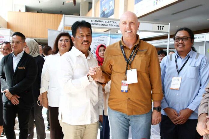 Waliklota Batam - Kepala BP Batam HM Rudi (kiri) saat menghadiri Pameran dalam tajuk  Maritime Exhibition at the Shipubuilding Hub digelar di Hotel Raddison, Selasa (1/8/2023). (Foto : abyaqsa ramadan - batamtv.com)