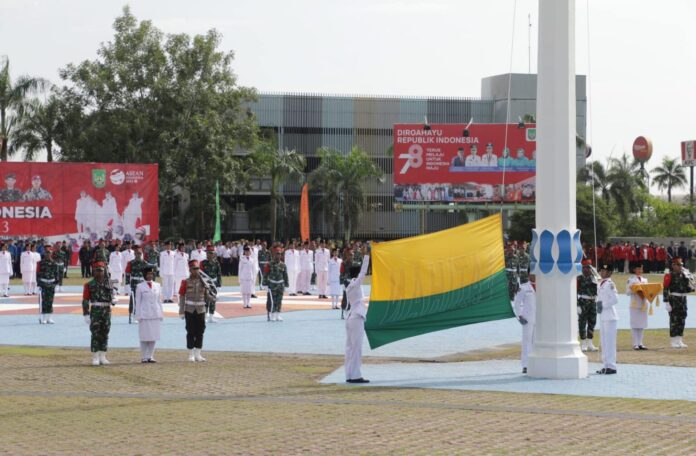 Prosesi gladi resik Upacara HUT Kemerdekaan RI ke 78 di Alun Alun Engku Putri Kota Batam, berlangusng Selasa (15/8/2023) (Foto : abyaqsa ramadan - batamtv.com)