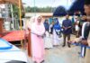 read news – Penyerahan Ambulans Hibah ke Masjid Baitul Muttaqien oleh Wagub Marlin Wagub Kepri Marlin Agustina menyerahkan mobil hibah untuk Masjid Baitul Muttaqien Kavling Pancur Pelabuhan, Kelurahan Tanjung Piayu, Kecamatan Sungai Beduk, Kota Batam. Minggu (20/8). (Foto : abyaqsa ramadan - batamtv.com)