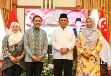 read news – Ngopi Bareng Gubernur Ansar dan Minister Maliki Osman Gubernur Kepulauan Riau H. Ansar Ahmad (kanan) menyampaikan hal itu saat menerima kunjungan Minister in the Prime Minister's Office Singapura Mohamad Maliki Osman di Gedung Daerah, Tanjungpinang, Jum'at (11/08). (Foto : dwi susilo - batamtv.com)