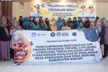 read news – Mengolah Limbah Gonggong Menjadi Suplemen Pakan Ternak Kegiatan pelatihan yang dilaksanakan Tim Penggerak PKK Desa Pengujan ini dilaksanakan di aula Kantor Desa Pengujan, Sabtu (5/8/2023) dihadiri Ketua Pokja I TP-PKK Kabupaten Bintan, Elyza Riani. (Foto : abdi perdana- batamtv.com )