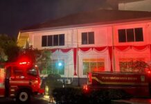 read news – Gedung DPRD Batam Terbakar Kebakaran melanda gedung DPRD Batam di lantai 3 , Selasa (15/8/2023) dinihari. (Foto : muhammad amin - batamtv.com)