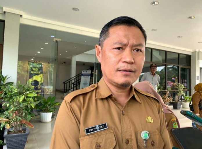 Sekda Tanjungpinang Zulhidayat mengajak semua pihak mengembangkan  kembali teater bangsawan untuk menggairahkan lagi kisah-kisah klasik sebagai salah satu strategi kita menarik pasar pariwisata dengan memanfaatkan seni dan kebudayaan di kota Tanjungpinang Sabtu (26/8/2023) (Foto : dwi susilo - batamtv.com)