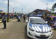 read news – Pawai Pembangunan dalam Rangka HUT Kemerdekaan RI ke-78 Digelar di Lingga Personil Kepolisian Resor Lingga mengamankan kegiatan pawai pembangunan dalam rangka Hari Kemerdekaan Republik Indonesia yang ke-78 di Dabo Singkep, Sabtu(26/8/2023) sore. (Foto : abdi perdana - batamtv.com)