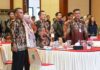 read news – Pemprov Kepri Bakal Gunakan SPBE dalam Pelaksanaan Tugas Harian Pembinaan dan Pendampingan Piloting Penyusunan Arsitektur Sistem Pemerintahan Berbasis Elektronik (SPBE) Tahun 2023 Pemerintah Daerah Provinsi, Kabupaten, dan Kota di Wilayah Provinsi Kepri digelar di Tanjungpinang, Selasa (24/7) . (Foto : dwi susilo - batamtv.com))