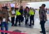 read news – GTRA Summit 2023 Digelar di Karimun Kegiatan pengamanan rangkaian GTRA SUMMIT 2023 langsung dipimpin oleh Kapolres Karimun AKBP Ryky W. Muharam, S.H., S.I.K. Adapun jumlah personel Polres Karimun dan Polsek jajaran yang melaksanakan pengamanan berjumlah 245 personel, Ballroom Hotel Aston, Rabu (30/08/2023). (Foto : abdi perdana - batamtv.com)