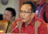 read news – Ruas Jalan Banyak Rusak, Tumbur M Sihaloho: Mohon Pemerintah Segera Perbaiki Anggota DPRD Batam Tumbur M Sihaloho meminta kepada pemerintah agar Jalan raya di Kota Batam yang saat saat ini banyak yang rusak seperti di depan Lapangan Temenggung Abdul Jamal untuk diperbaiki. (Foto : muhammad amin - batamtv.com)