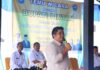 read news – Diskusi Bersama Warga Bintan untuk Cari Solusi Bupati Bintan Robby Kurniawan saat menggelar agenda rutin Temu Wicara bersama masyarakat Desa Toapaya Selatan yang dilaksanakan di Bumdes Toapaya Selatan, Rabu (06/09). (Foto : abdi perdana - batamtv.com)