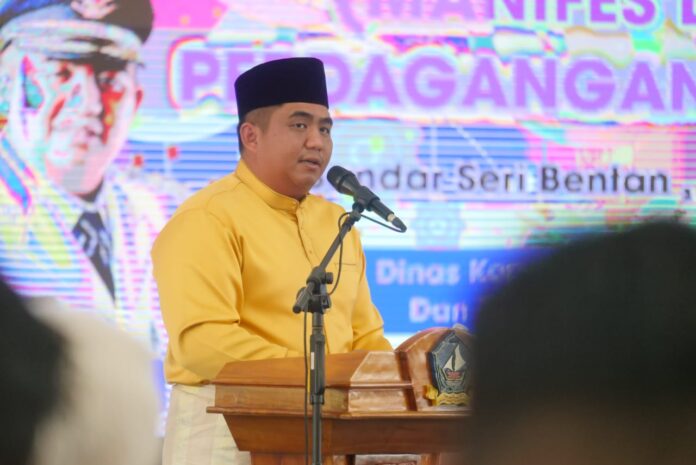 Bupati Bintan, Roby Kurniawan  menghadiri Bimbingan Teknis Perdagangan Antar Pulau, Kamis (21/09) di Aula Bandar Seri Bentan. (Foto : Abdi Perdana - batamtv,.com)