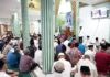 read news – Kemeriahan Tabligh Akbar di Masjid At-Taqwa Perumahan Bumi Kencana Setdako Batam Jefridin (berdiri) saat menghadiri Tabligh Akbar di Masjid At-Taqwa Perumahan Bumi Kencana, Kelurahan Buliang, Batuaji, pada Selasa (12/9/2023).(Foto : abyaqsa ramadan -a batamtv.com)