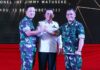 read news – Pisah Sambut Danrem 033 Wira Pratama Digelar di Tanjungpinang Komandan Resor Militer (Danrem) 033/Wira Pratama Kolonel INF Jimmy Watuseke (kiri) Gubernur Ansar Ahmad, dan Brigjen TNI Yudi Yulistyanto dalam acara pisah sambut Rabu, (13/9). (Foto : dwi susilo - batantv.com)