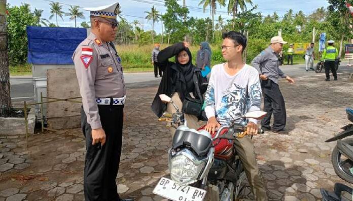 Kasatlantas Polres Bintan AKP Khafandi mengatakan dalam Operasi Zebra Seligi di Bintan,  ada 128 pelanggar yang sudah ditilang selama seminggu pelaksanaan Operasi Zebra Seligi 2023. (Foto : abdi perdana - batamtv.com)
