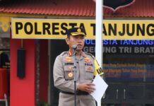 read news – Anggota Polisi Tanjungpinang yang Pamer Kemewahan, Kapolres: Ada Sanksi Kapolresta Tanjungpinang menerapkan aturan dan sanksi yang diterapkan bagi anggota kepolisian yang terlibat dalam gaya hidup hedonisme dan suka pamer harta kemewahan. Kota Tanjungpinang. (Foto : dwi susilo - batamtv.com)