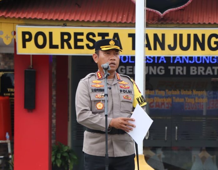 Kapolresta Tanjungpinang menerapkan aturan dan sanksi yang  diterapkan bagi anggota kepolisian yang terlibat dalam gaya hidup hedonisme dan suka pamer harta kemewahan. Kota Tanjungpinang. (Foto : dwi susilo - batamtv.com)