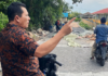 read news – Gubernur Ansar Cek Pengerjaan Proyek di Pulau Penyengat Gubernur Kepri Ansar Ahmad melakukan pengecekan progres pengerjaan di lapangan, Sabtu, 9 September 2023, di Pulau Penyengat. Dia mengecek dengan cara berkeliling Pulau Penyengat. (Foto : dwi susilo =- batamtv.com)