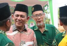 read news – PC Muhammadiyah Nongsa dan Komite Sekolah Muhammadiyah Kabil Dilantik Gubernur Kepri Ansar Ahmad (ketiga dari kanan) saat menghadiri pelantikan Pengurus Cabang (PC) Muhammadiyah Nongsa dan Pengurus Komite Sekolah Muhammadiyah Kabil di Kota Batam, Minggu (10/9/2023).(Foto : muhammad amin - batamtv.com)_