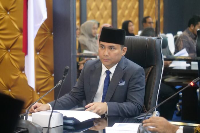 Wakil Bupati Bintan, Ahdi Muqsith  memimpin rapat menyampaikan bahwa sesuai visi misi Kabupaten Bintan adalah 